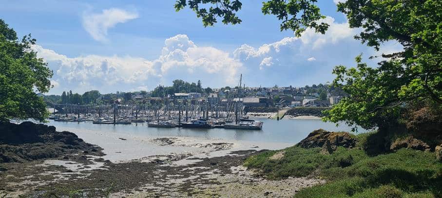 vue vers tréguier depuis les jardins de kerdalo